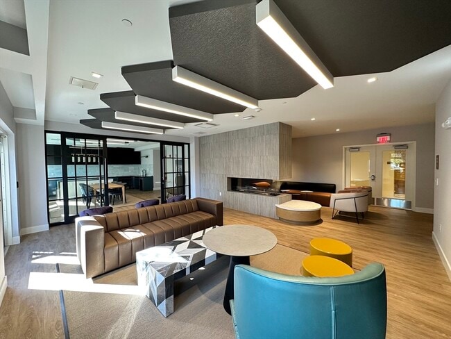 Photo - 250 Centre St Unidad 102