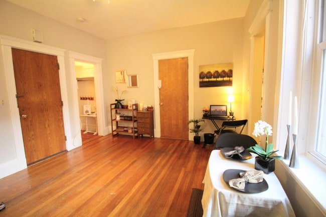 Photo - 99 Marion St Unit 3