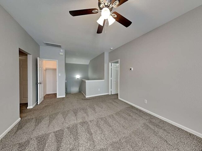Photo - 670 Sylvan St SW