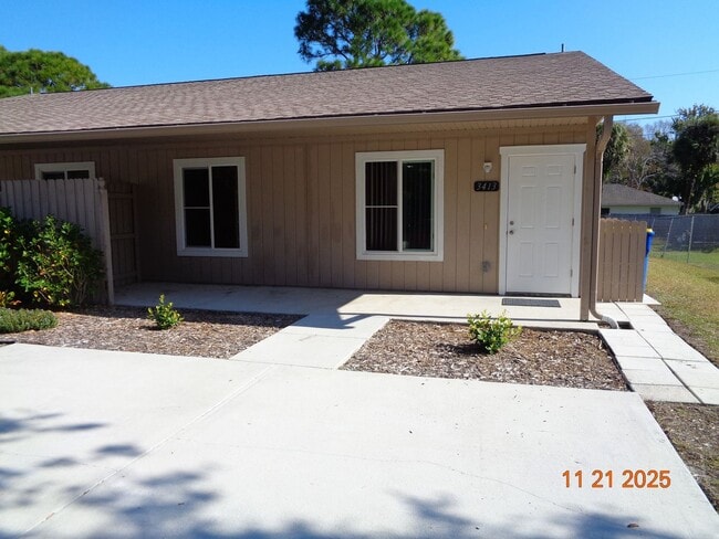 Photo - WELL MAINTAINED FLORIDA SHORES 2BR 1BA DUPLEX FOR RENT