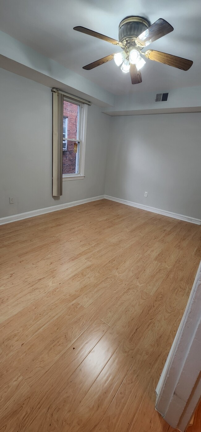 Photo - 4262 Clay St NE