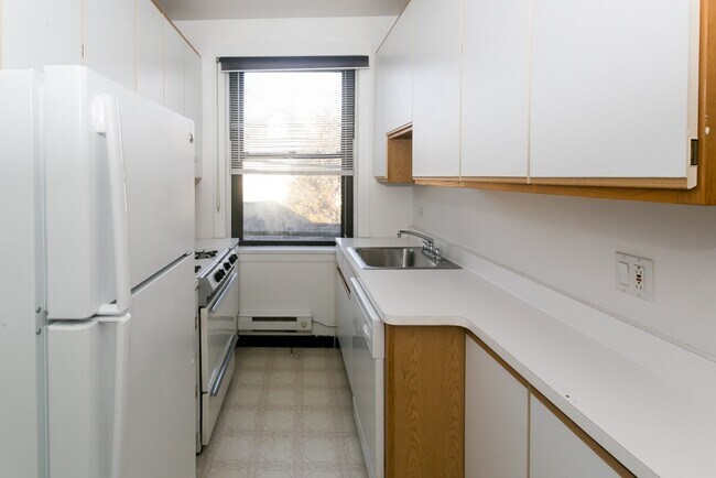 Photo - 1312 Oak Ave Unit B3