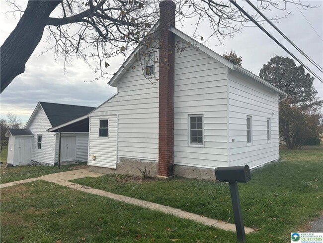 Photo - 654 Youngs Hill Rd