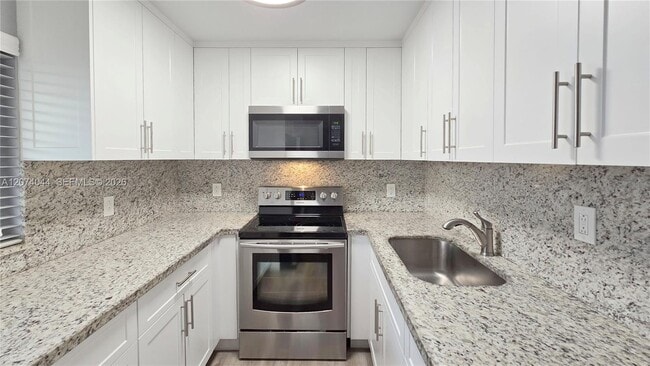 Building Photo - 50 W 28th St Unit 54