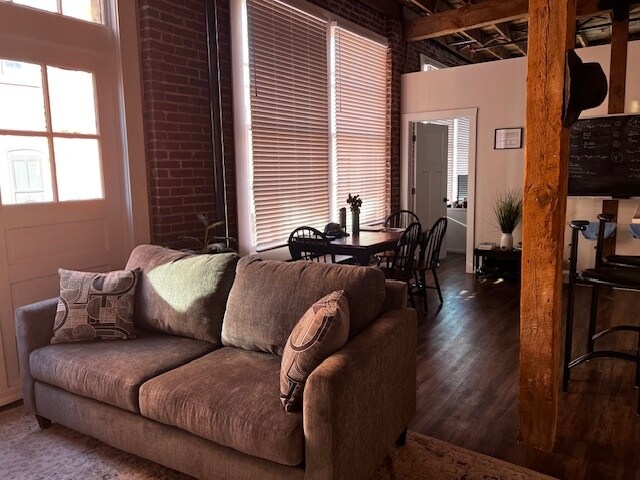 Photo - 212 Morgan St
