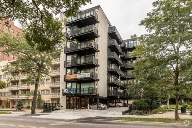 Building Photo - 1 bedroom in Chicago IL 60660 Unit 503 Rental