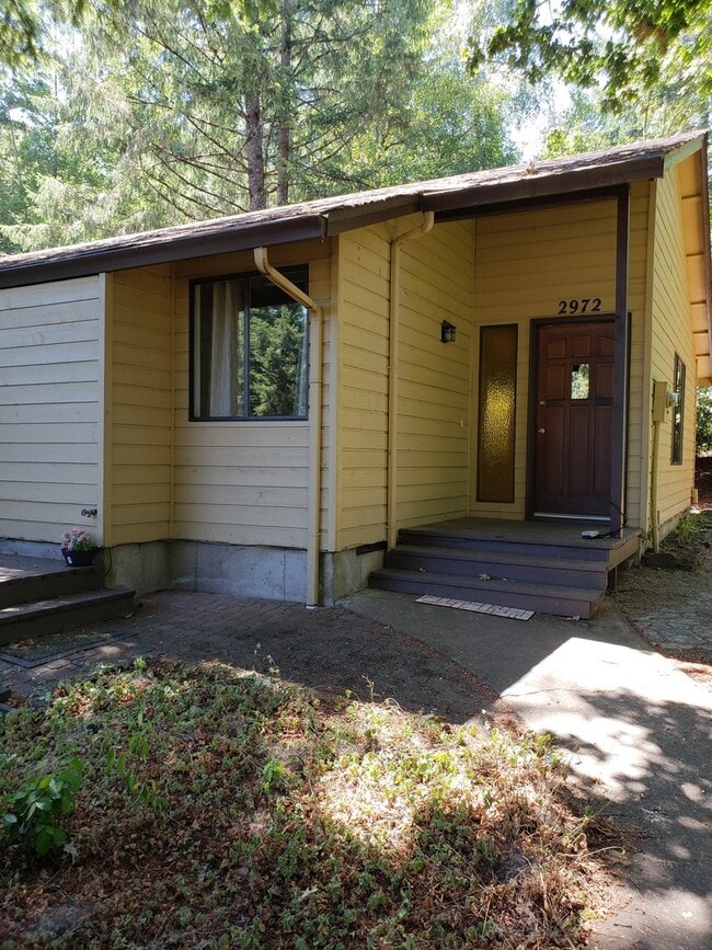 Building Photo - 2972 Riverview St