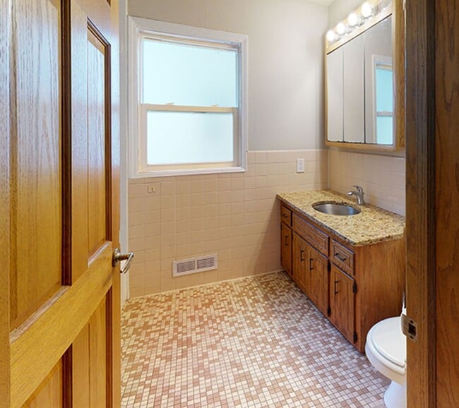 Photo - 1203 Como Ave SE Unit #1