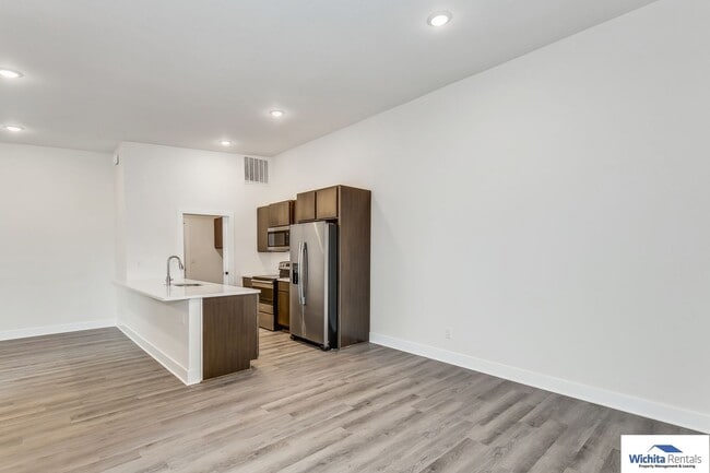 Photo - 3 bed, 2 bath duplex