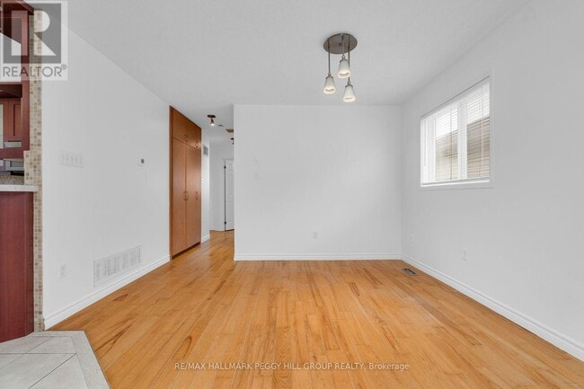 Photo - 69 Moir Crescent