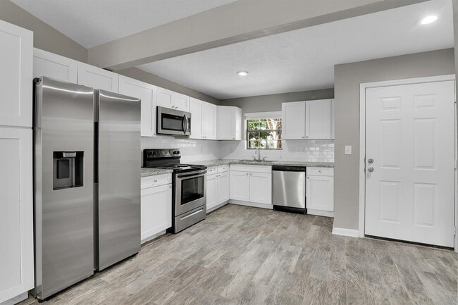 Photo - 3555 Balboa Cir