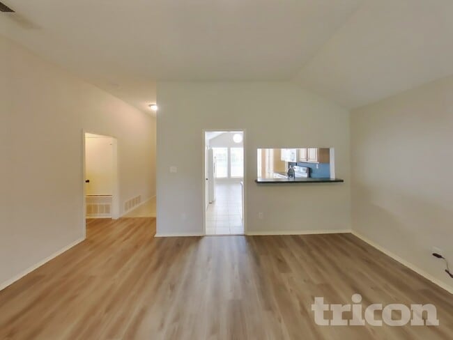 Photo - 757 Dema Ln