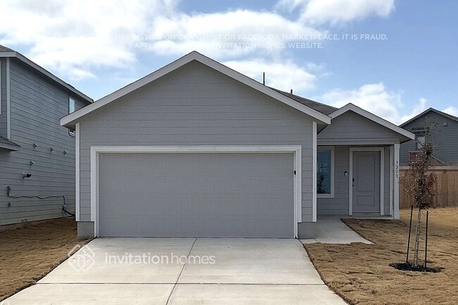 Building Photo - 3205 Roslyn Grist