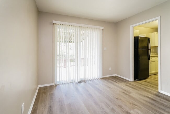 Photo - 367 Lady Guinevere Way