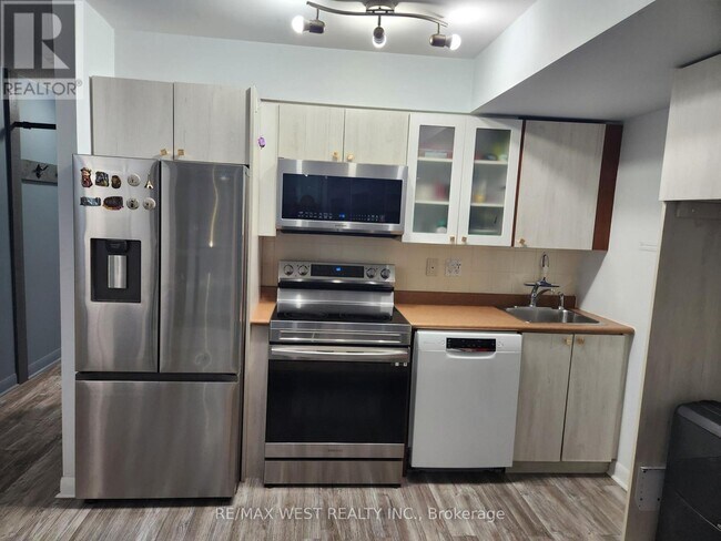 Photo - 600 Fleet St Unité 233