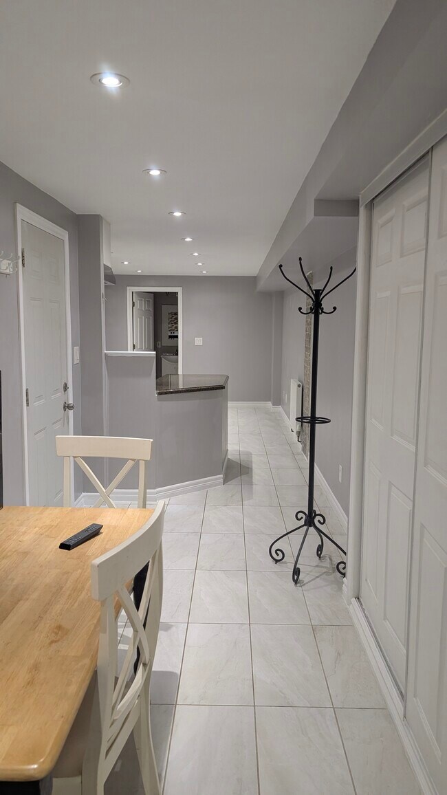 Photo - 2430 Kingston Rd Unité Scarborough basement apar