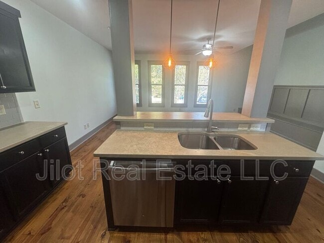 Photo - 1806 DeKalb Ave NE