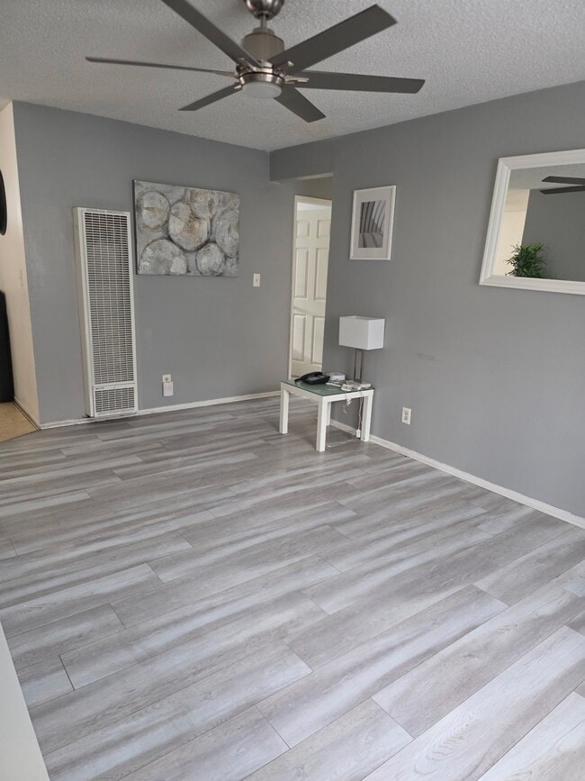 1432 W 106th St Unidad 2 Bedroom