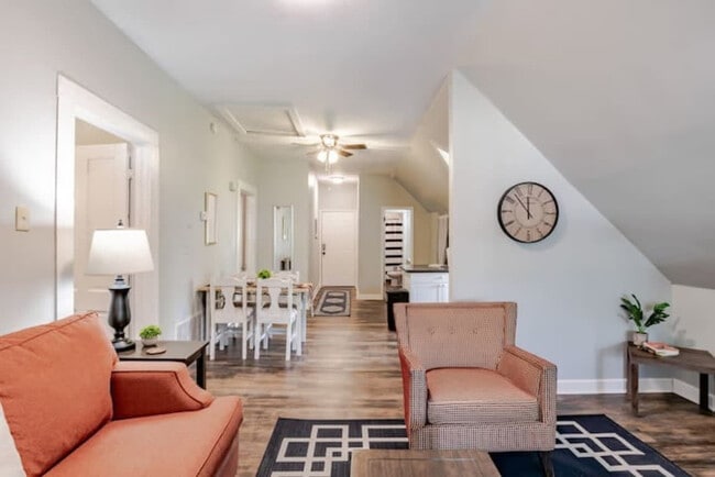 Photo - 57 N Ann St Unidad ID1043453P