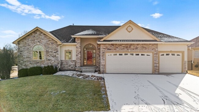 Building Photo - Stunning 4 bedroom Ranch in Elkhorn