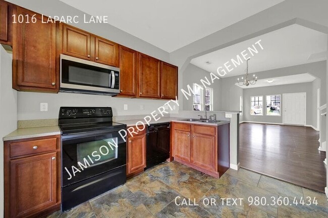 Photo - 1016 Laparc Ln