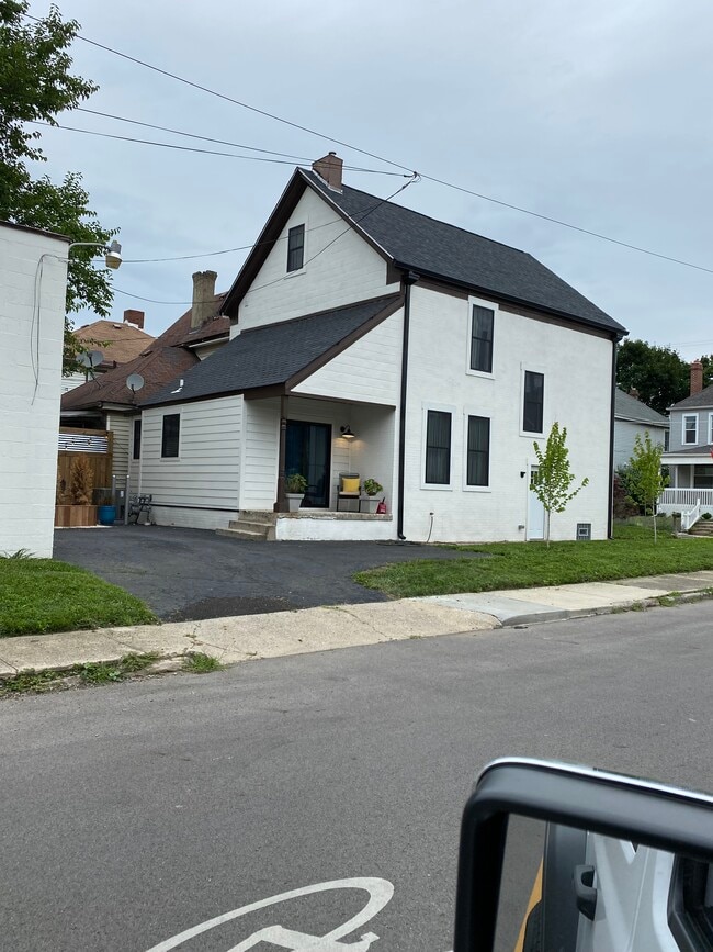 219 S Cypress Ave