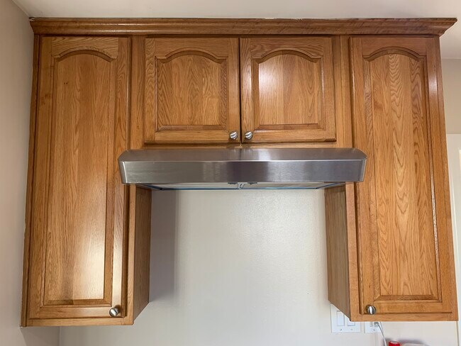 Range - 6500 Templeton St Unidad 2