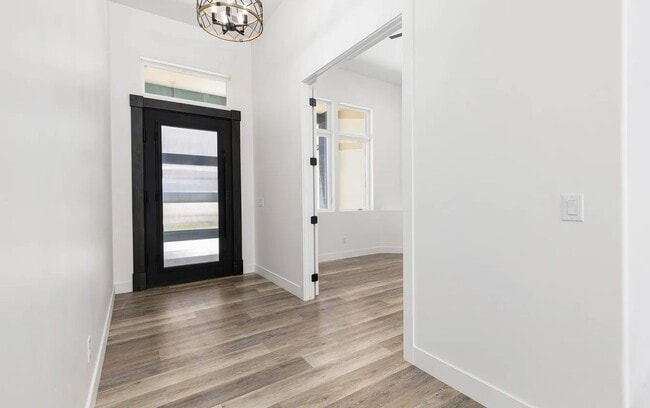 163 W Ridge Rd