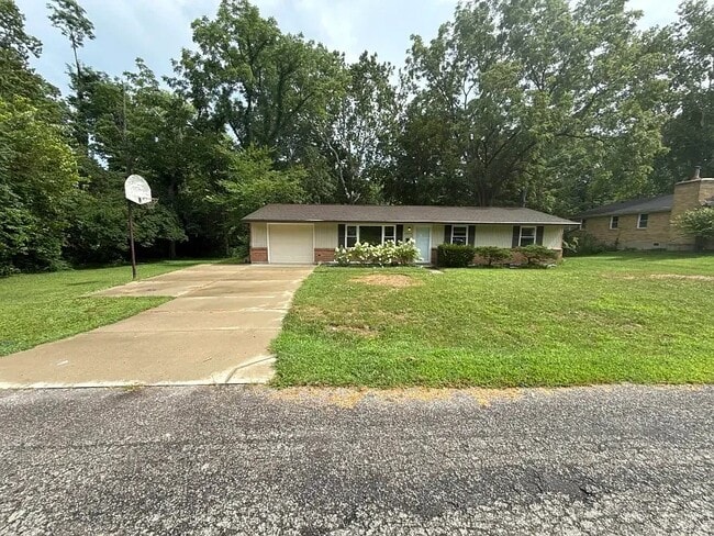 Building Photo - 3945 Sloping Dr Rental