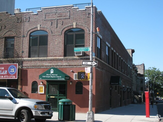 Photo - 784 Knickerbocker Ave