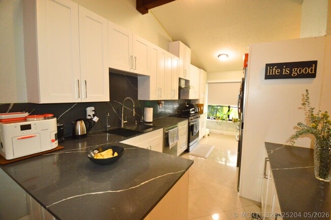 Photo - 2280 Poinsetta Ct