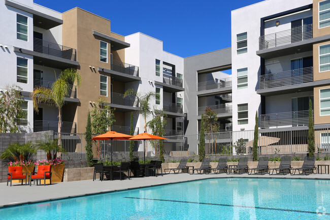 Building Photo - Sherman Circle Rental