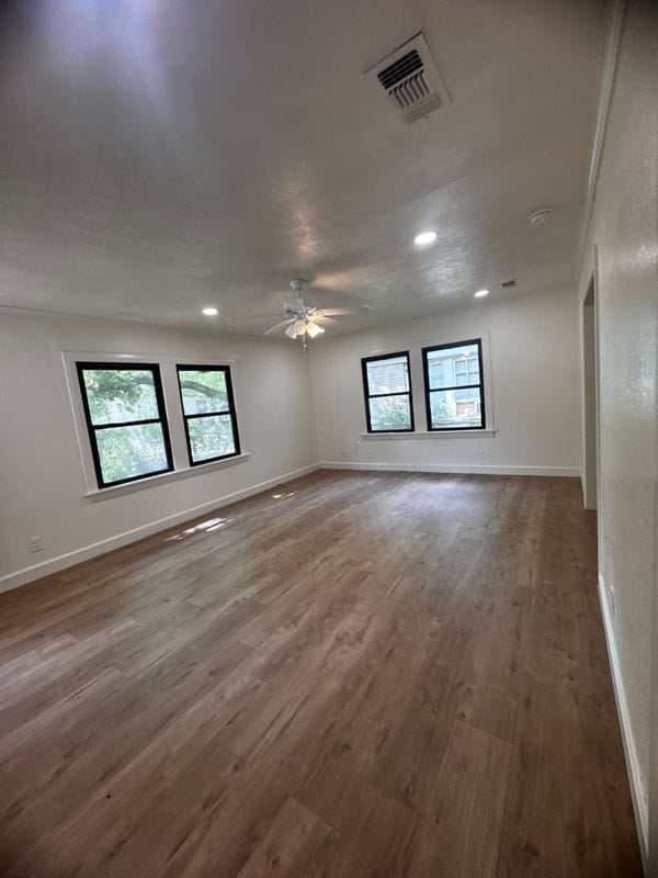 Photo - 1302 Hickory St