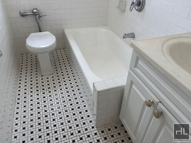 Photo - GRAND CONCOURSE Unit 9J