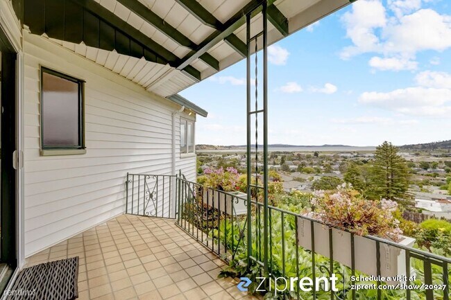 Photo - 5 br, 3 bath House - 135 Elm Ave, Larkspur...