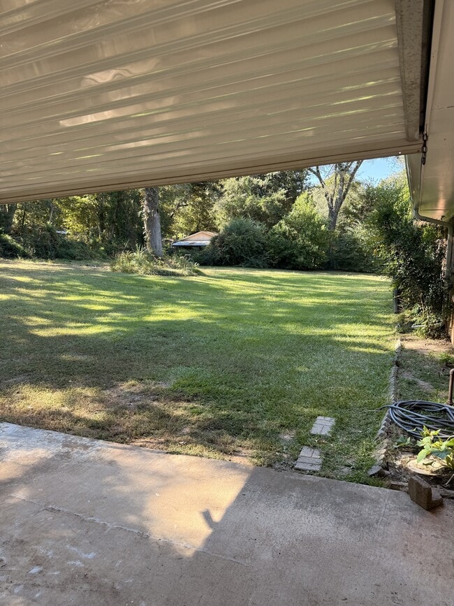 Photo - 1412 Sleepy Hollow Ln