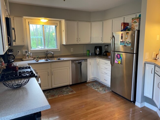 Kitchen - 4602 Vettelson Rd Unit 4602 Vettelson Rd