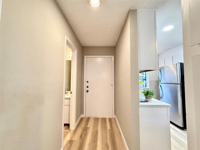 Photo - 7122 Wood Hollow Dr Unit 106