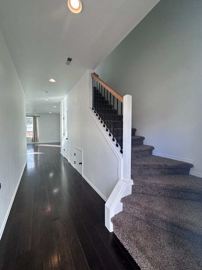 Photo - 13700 NE 64th Cir