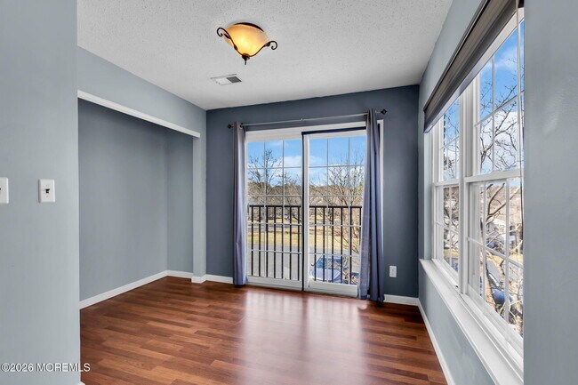 Photo - 106 Frontier Way