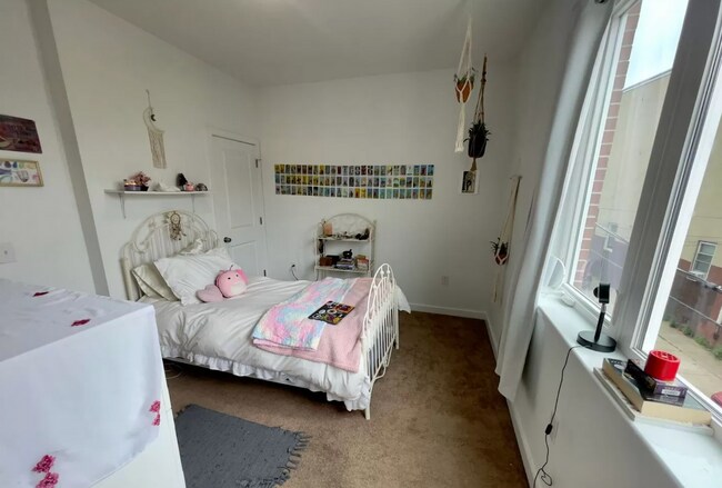 Photo - Newly Renovated Apartments-Temple University Unit 3
