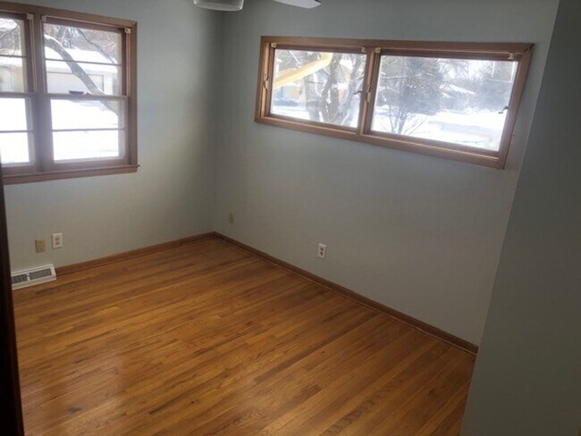 Photo - Beautiful 4 Bedroom Home!