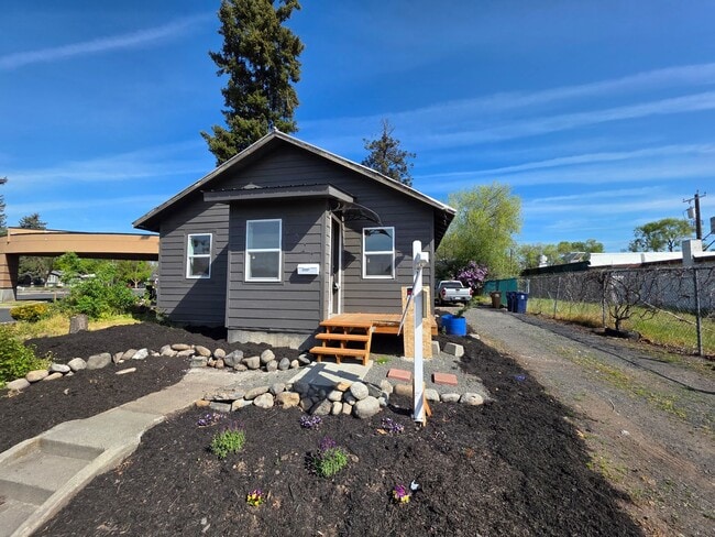Building Photo - Newly Remodeled Home in Spokane