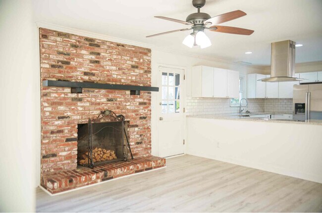 Photo - 2423 Merry Wood Rd