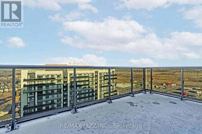 Photo - 2545 Simcoe St N Unit PH 16