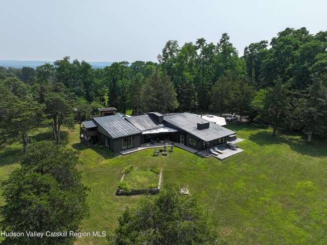 Building Photo - 16 Spring Rd