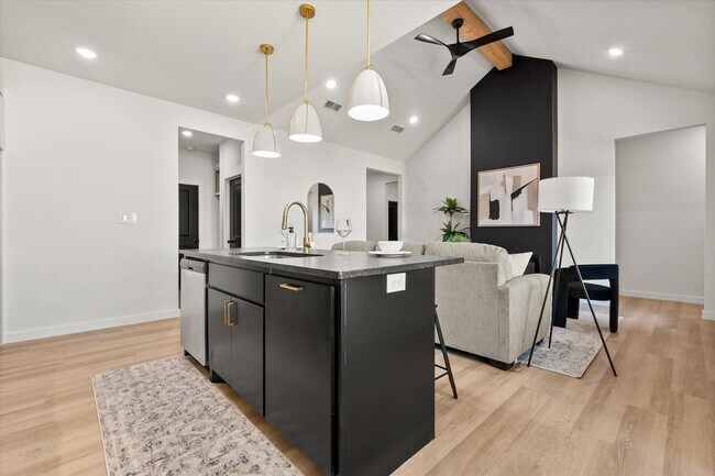 Photo - 1410 Farmhouse Ave