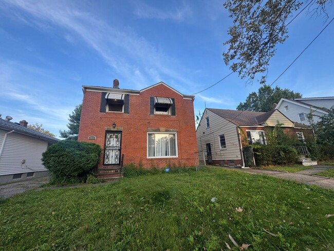 Building Photo - Move-In Special: Save $250 on This Charmin... Rental