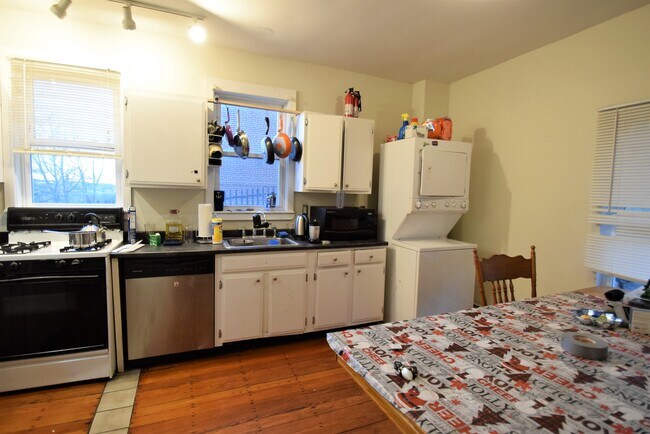 Photo - 839 Parker St Unit 2