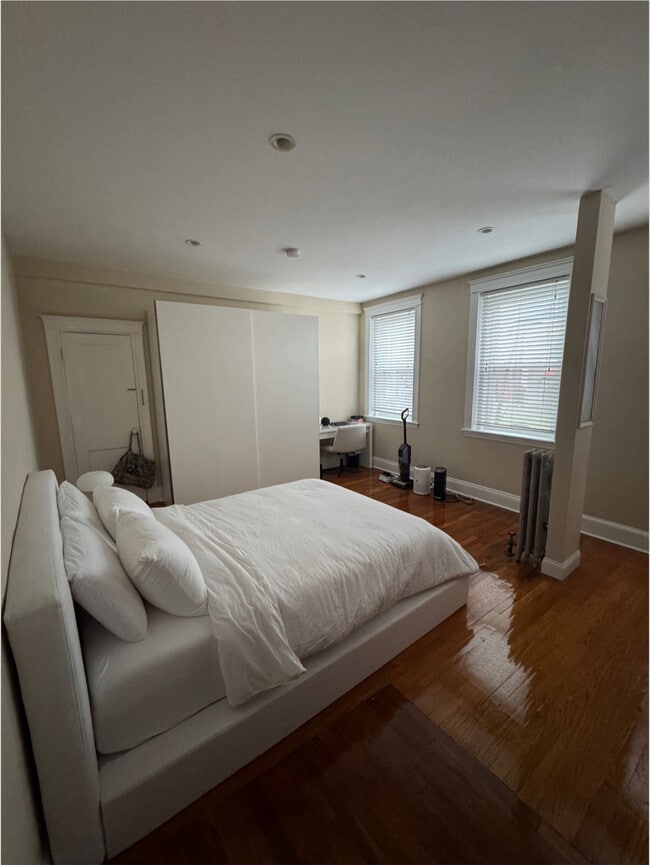 Building Photo - 210 Hemenway St Rental